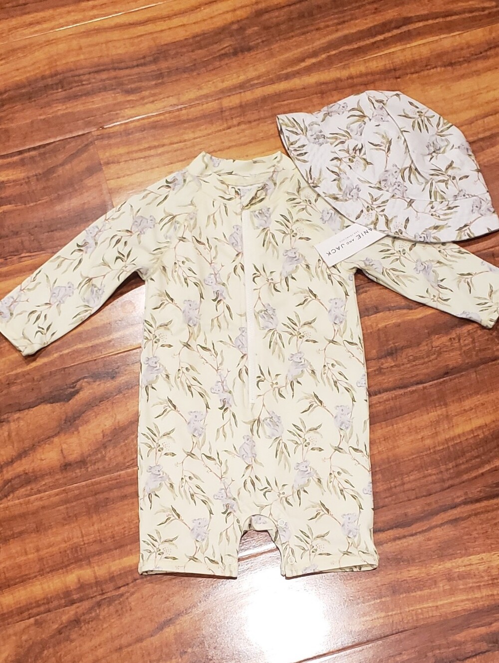 Janie and Jack NWT/EUC 18-24 koala tropical print rashguard swimsuit and hat